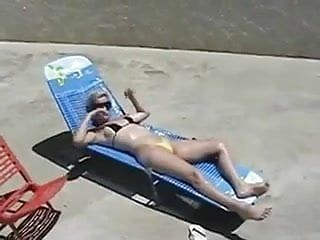 Golden-haired milf cant live without eating cum during the time that sunbathing